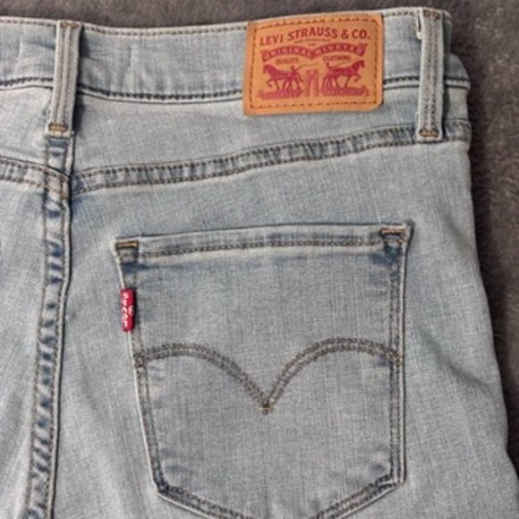 Levi’s Women’s Light Wash Skinny Jeans W28 L30 (act. 27x29.25) - Picture 10 of 10